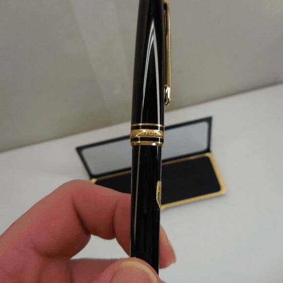 VINTAGE MONTBLANC Meisterstück Classique Ballpoint Pen, Black w/Gold Trim W/Box - Picture 8 of 13